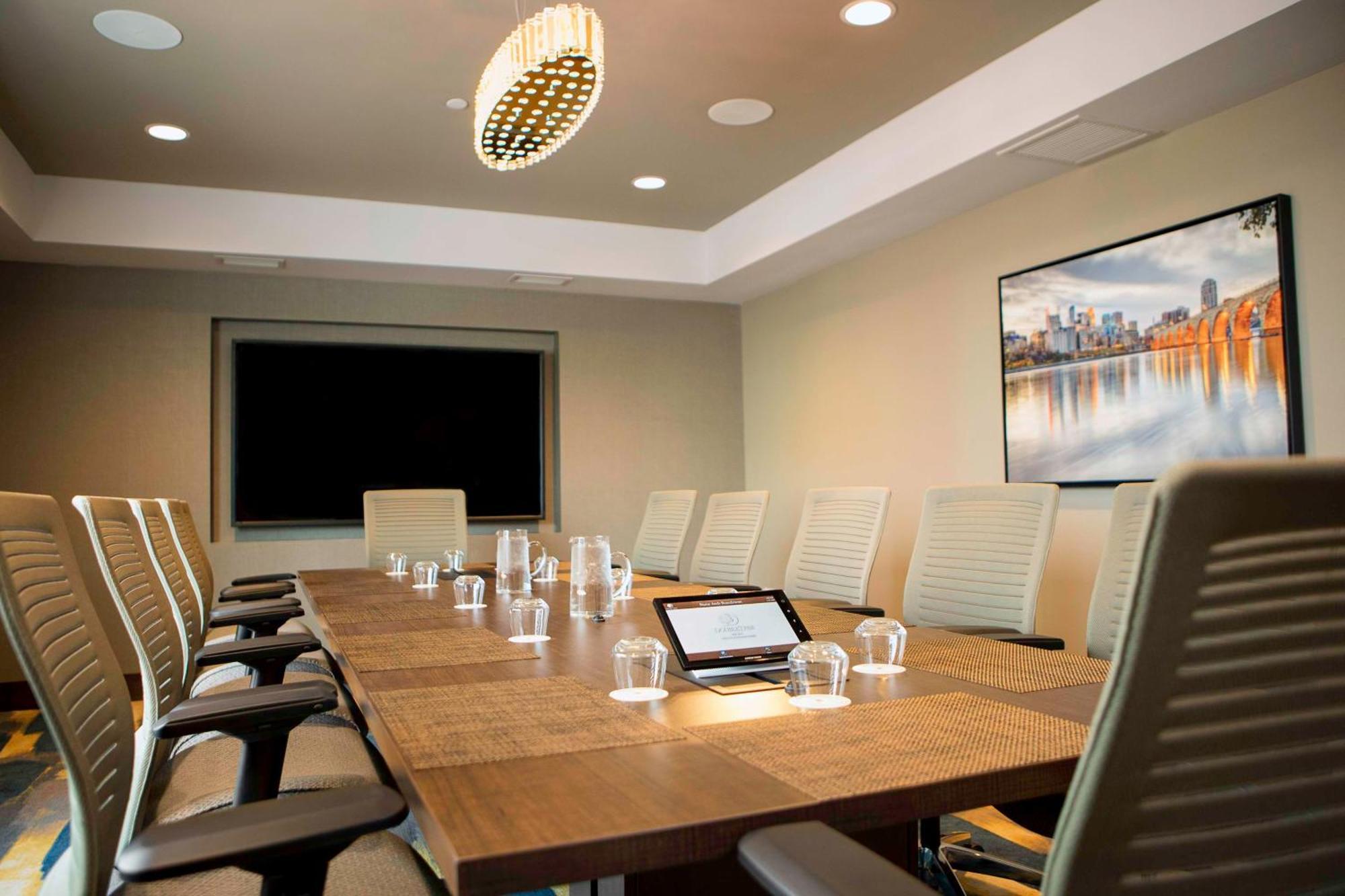 Hilton Garden Inn Minneapolis - University Area Dış mekan fotoğraf